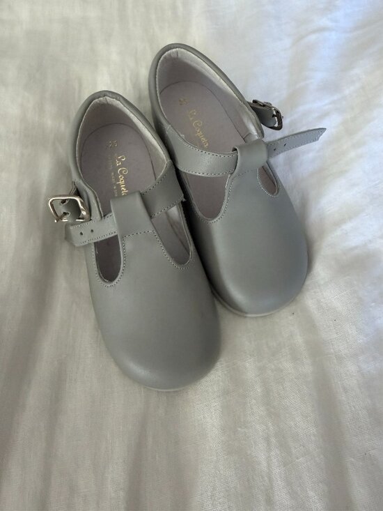 La Coqueta Other - La Coqueta Grey Shoes, sz 25